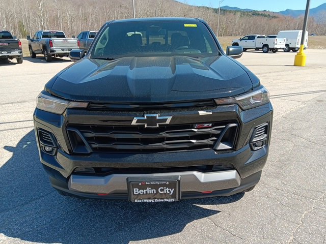 2025 Chevrolet Colorado Z71 photo 2