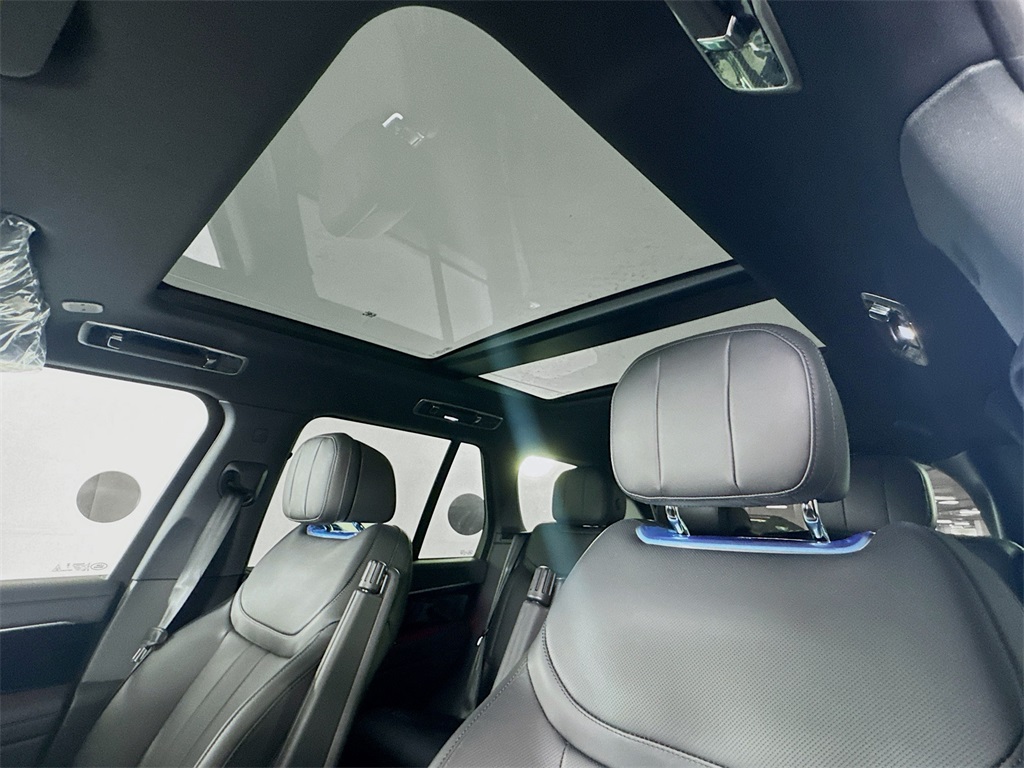 2025 Land Rover Range Rover SE photo 20