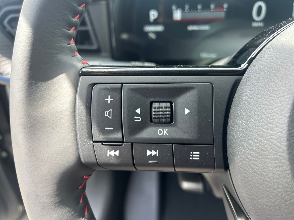 2026 Nissan Kicks SR photo 25