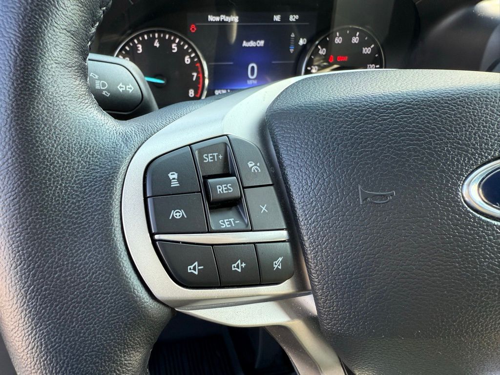 2023 Ford Explorer XLT photo 15
