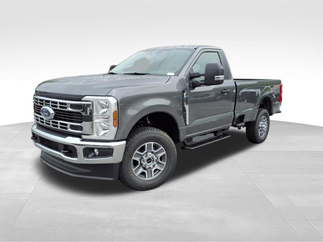 2025 Ford F-350 XLT photo 2