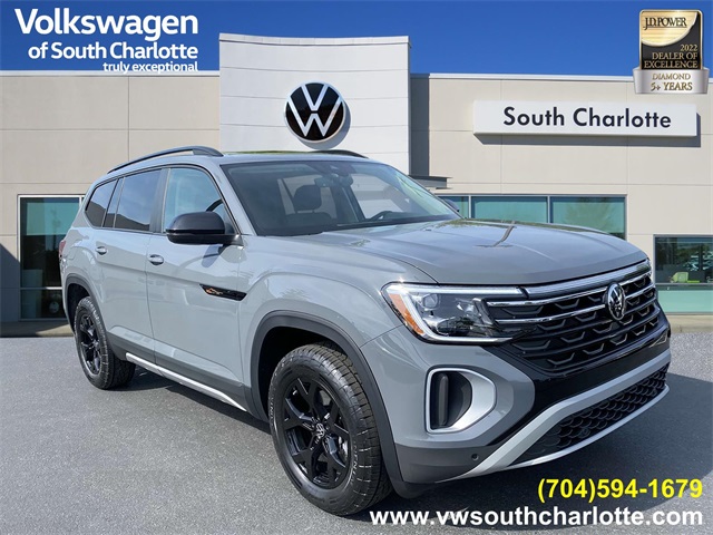 2025 Volkswagen Atlas Atlas Peak Edition's photo