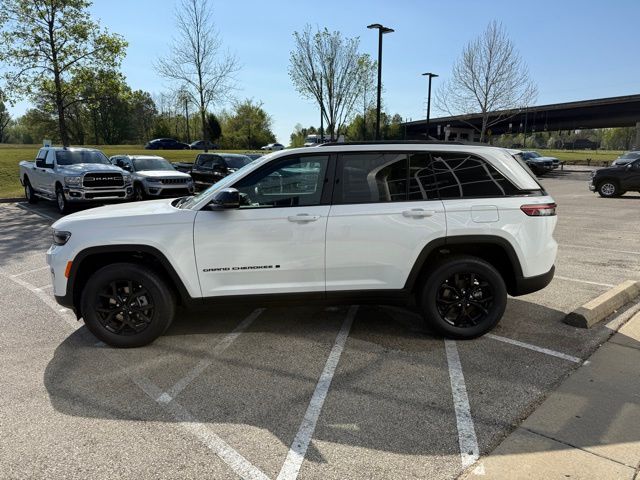 2025 Jeep Grand Cherokee Altitude X photo 4