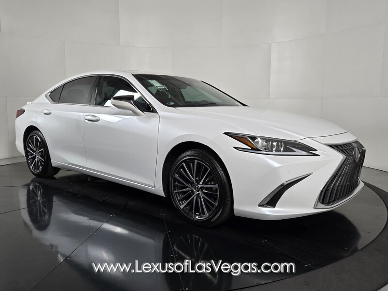 2025 Lexus ES 300h photo 2