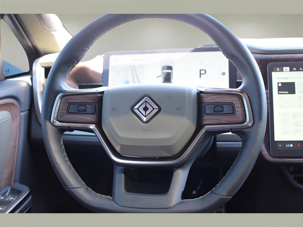 2022 Rivian R1T Adventure photo 14