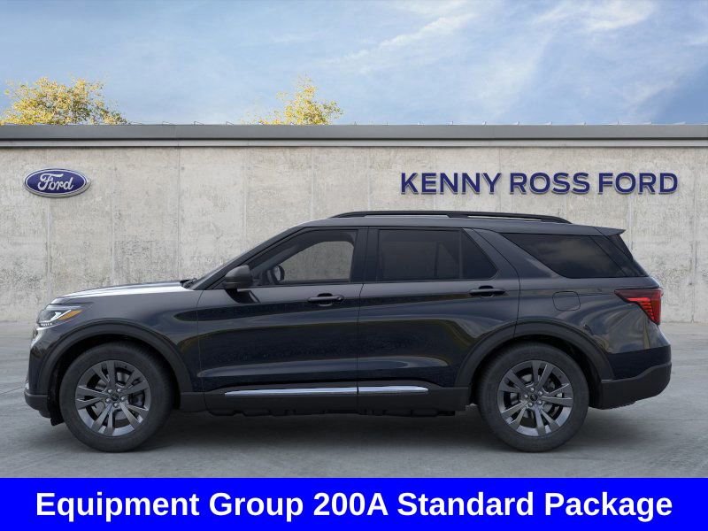 2025 Ford Explorer photo 3