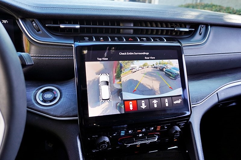 Used 2023 White Jeep Limited image 30