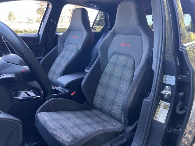 2023 Volkswagen Golf GTI Anniversary Edition photo 3