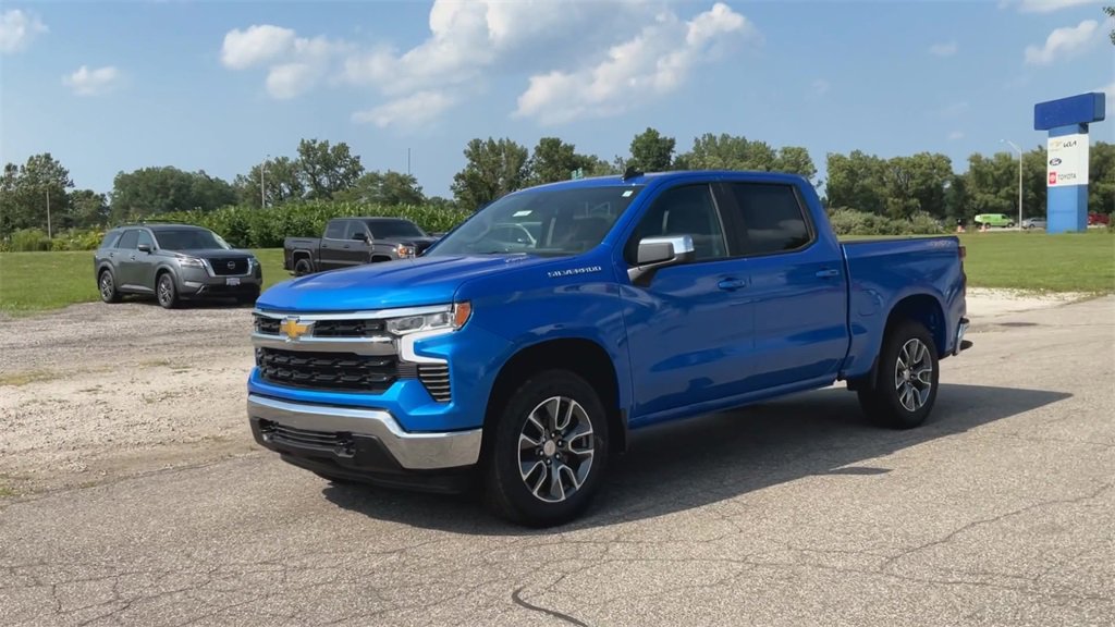 2026 Chevrolet Silverado 1500 LT photo 4