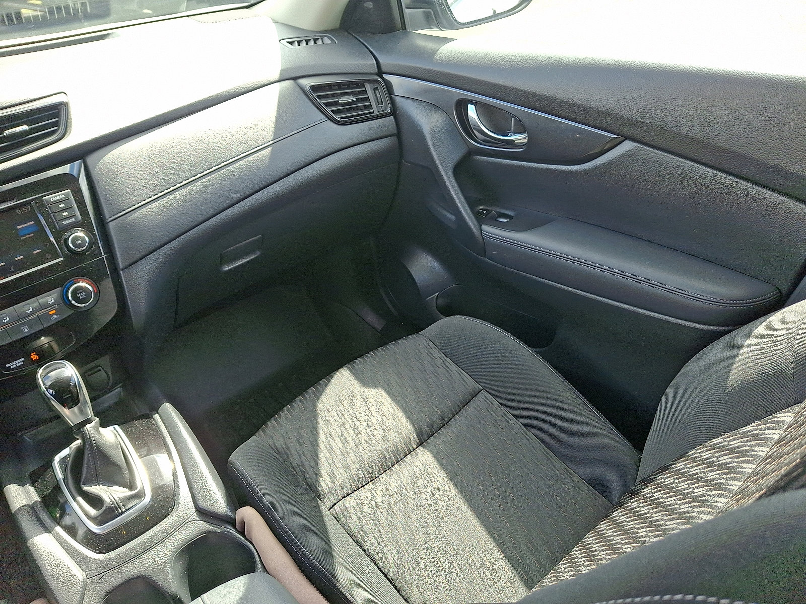 2018 Nissan Rogue S photo 12
