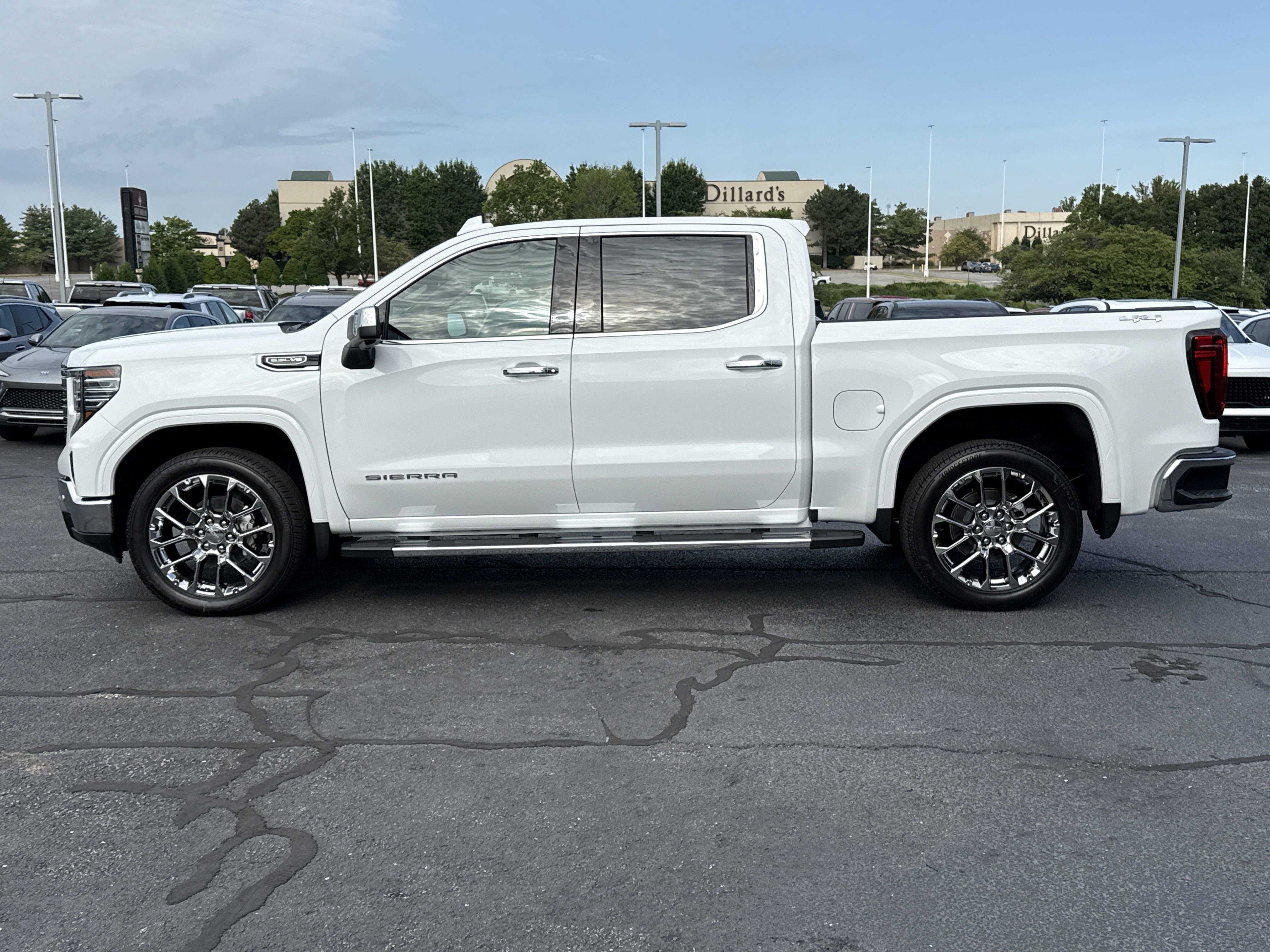 2025 Gmc Sierra SLT photo 11
