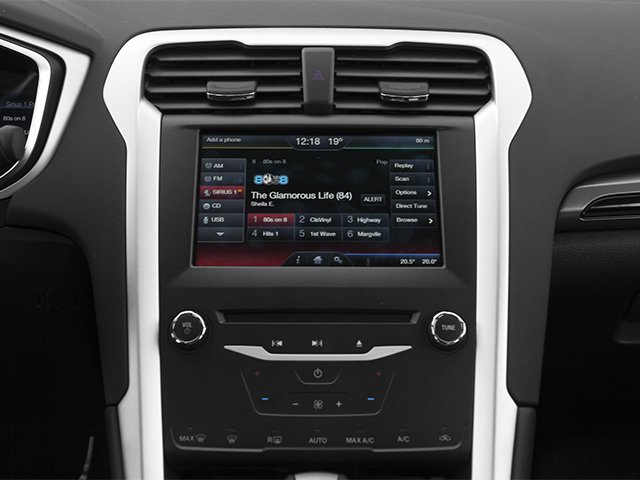 2014 Ford Fusion SE photo 2