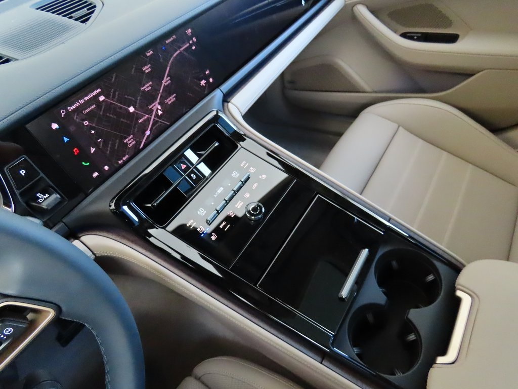 2024 Porsche Panamera 4 photo 25