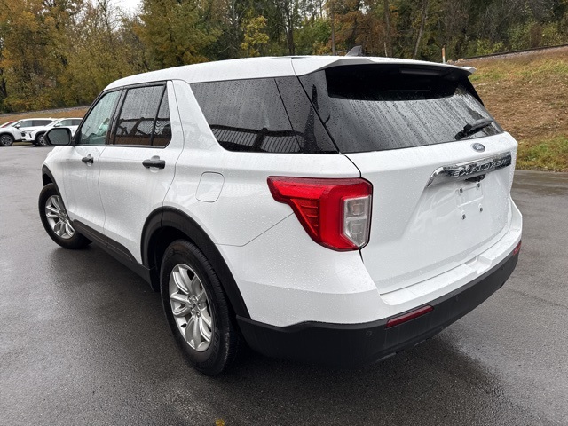 2021 Ford Explorer Base photo 2