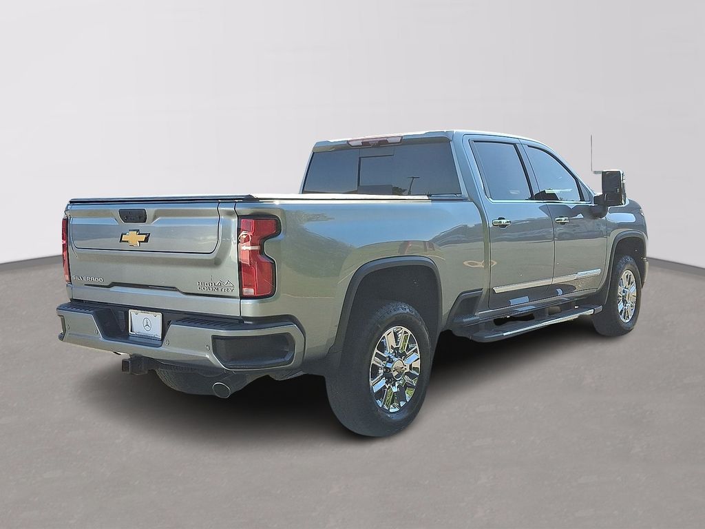 2024 Chevrolet Silverado 3500HD High Country photo 4