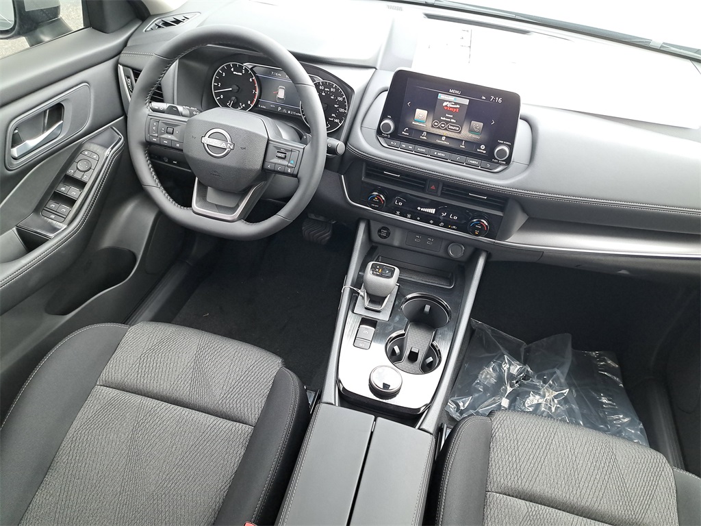 2026 Nissan Rogue SV photo 15