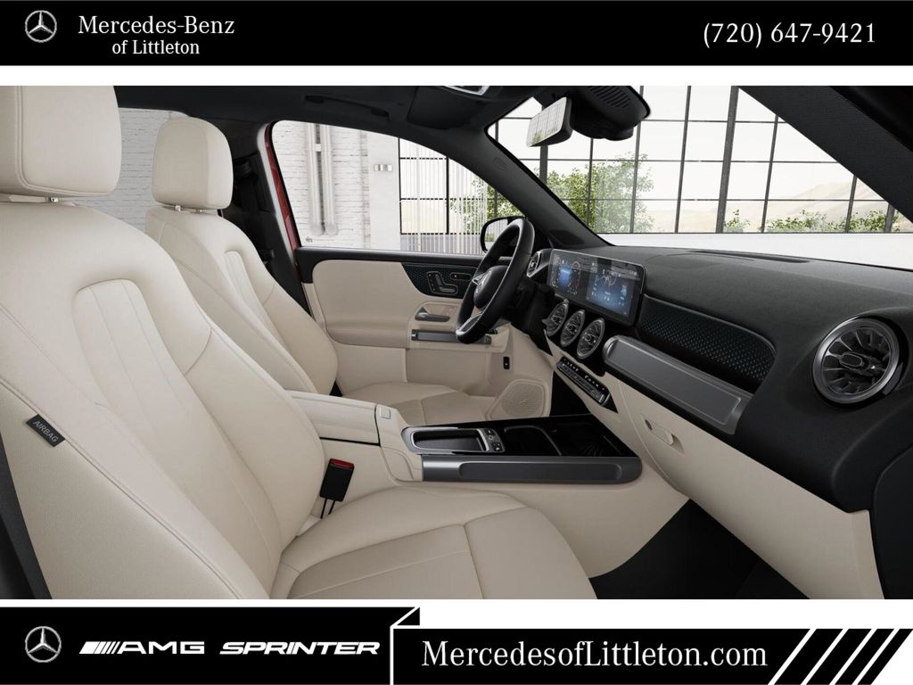 2026 Mercedes Benz GLB 250 4MATIC photo 4