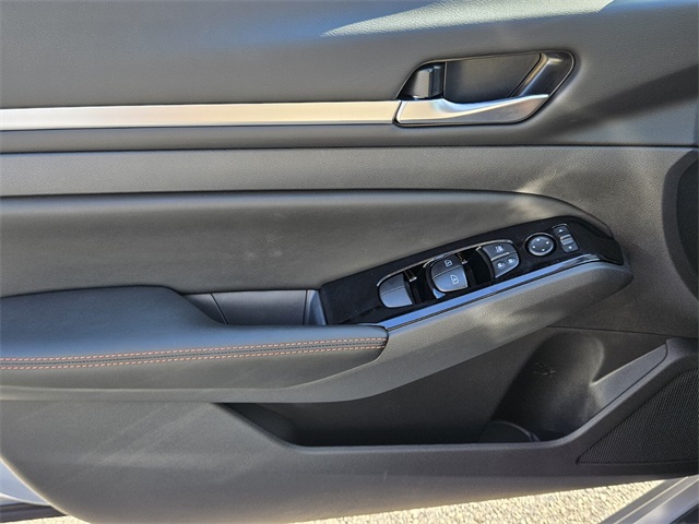 2025 Nissan Altima 2.5 SR photo 23