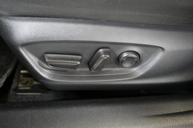 2019 Toyota Camry L photo 20
