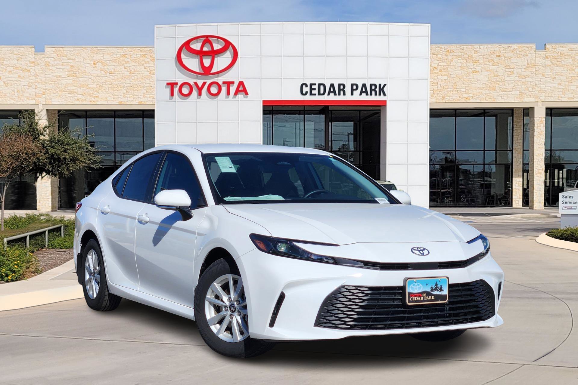 2026 Toyota Camry LE's photo