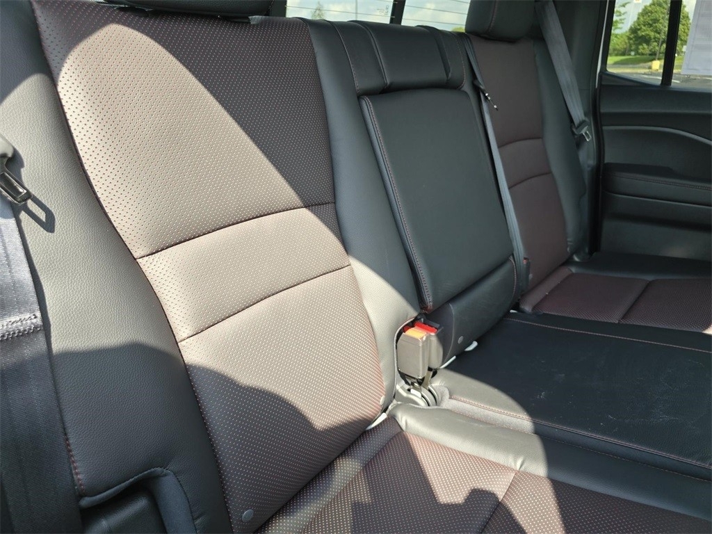 2025 Honda Ridgeline Black Edition photo 23