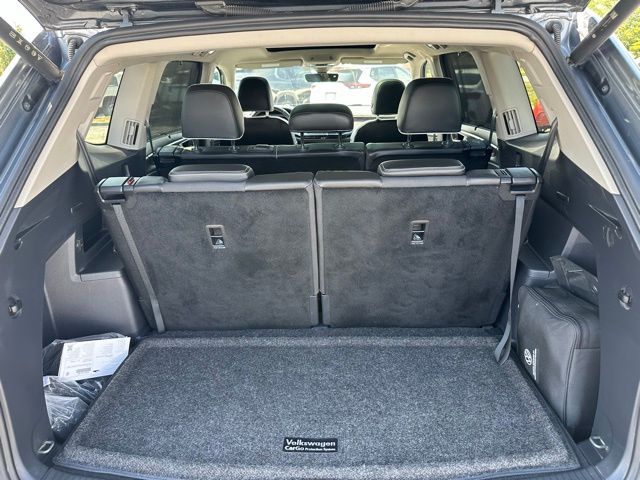 2024 Volkswagen Atlas SEL Premium R-Line photo 12