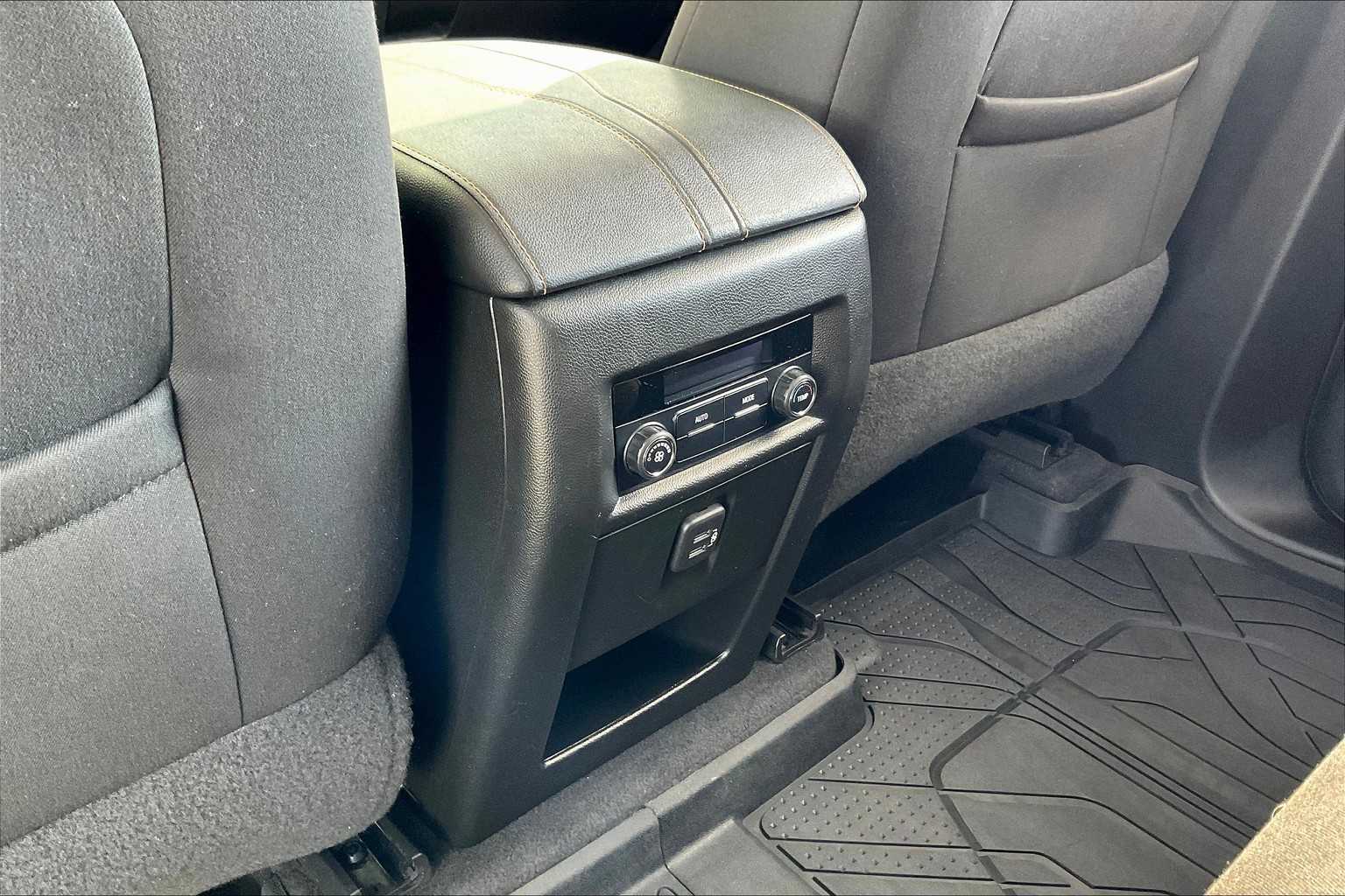2018 Chevrolet Traverse LS photo 29