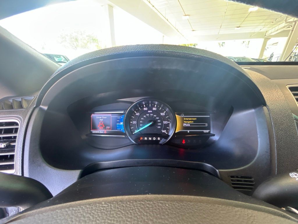 2017 Ford Explorer XLT photo 36