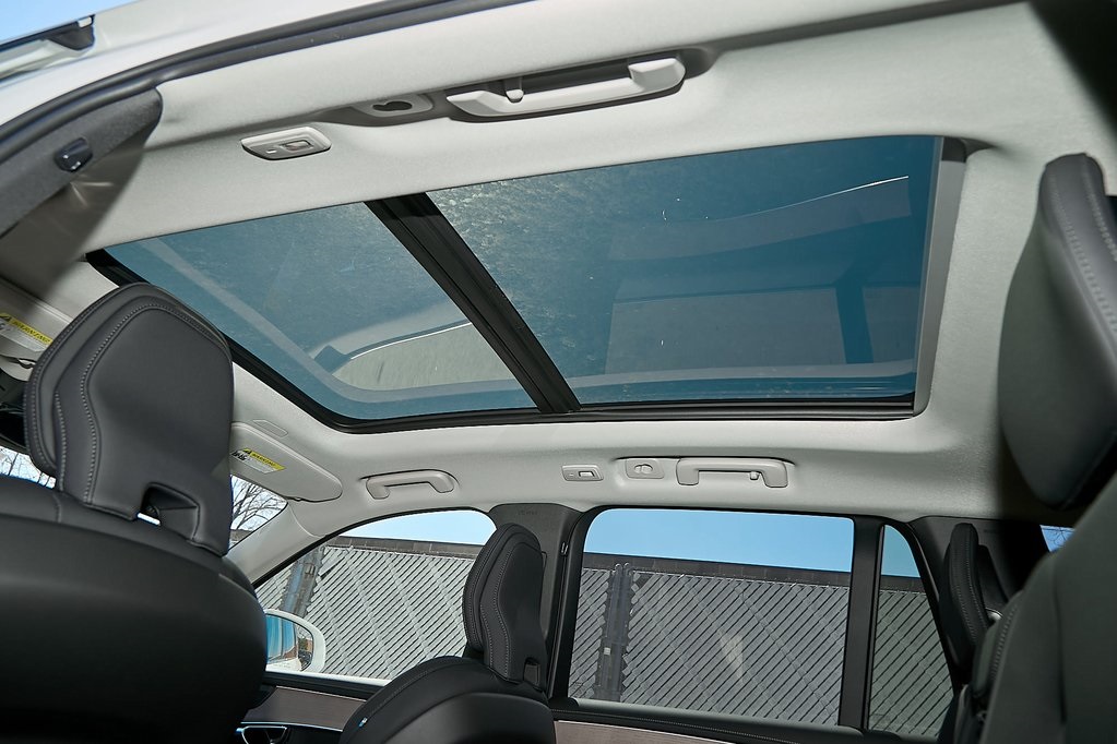 2025 VOLVO XC90 - Image 21