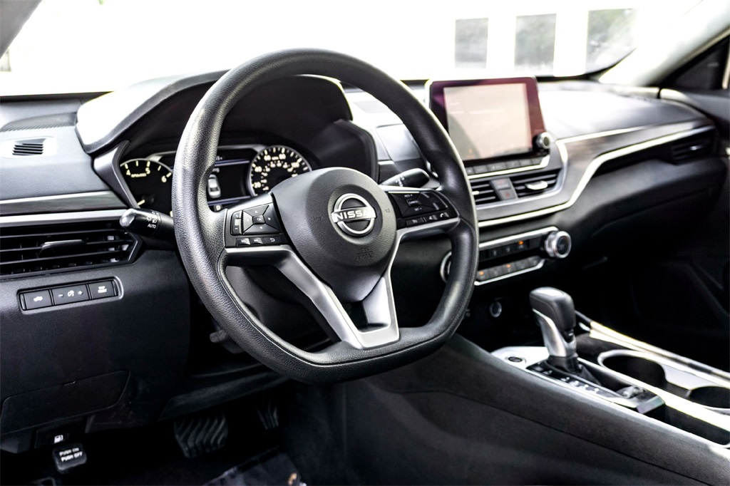 2024 Nissan Altima 2.5 SV photo 14