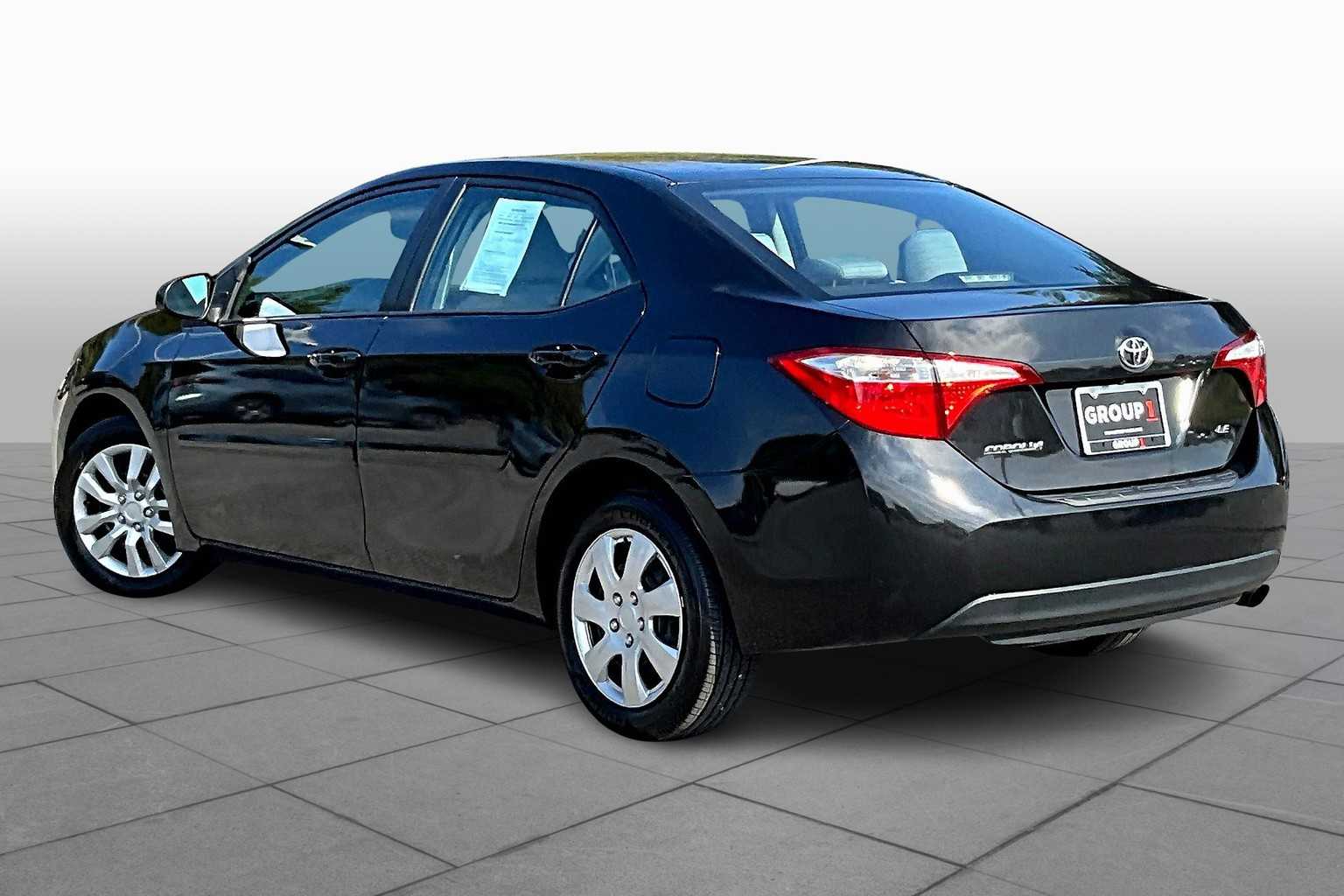 2014 Toyota Corolla LE photo 10