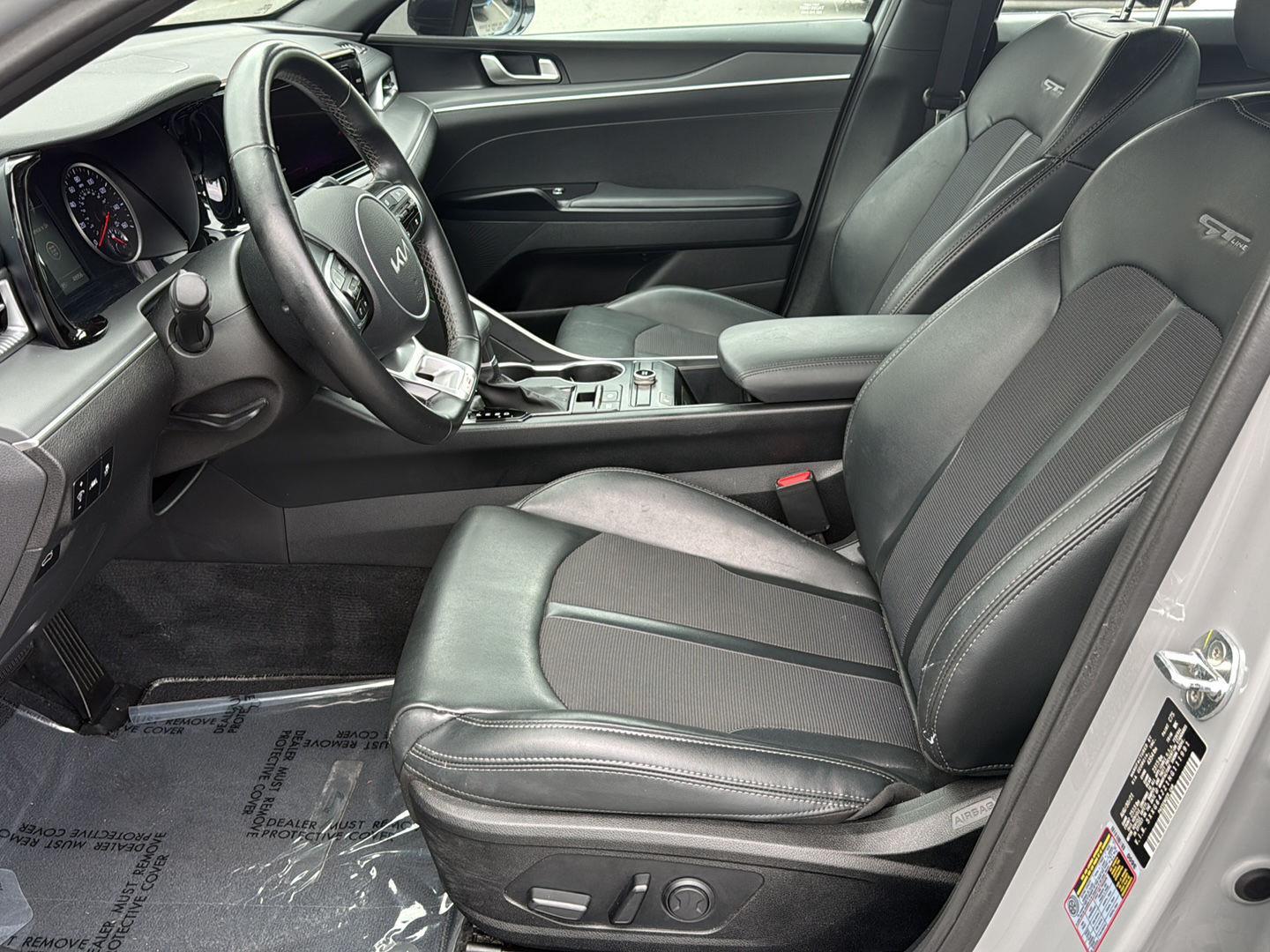 2022 Kia K5 GT-Line photo 12