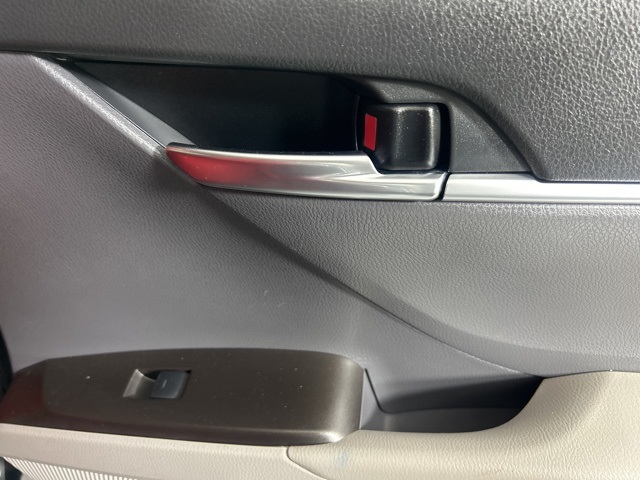 2022 Toyota Camry LE photo 14
