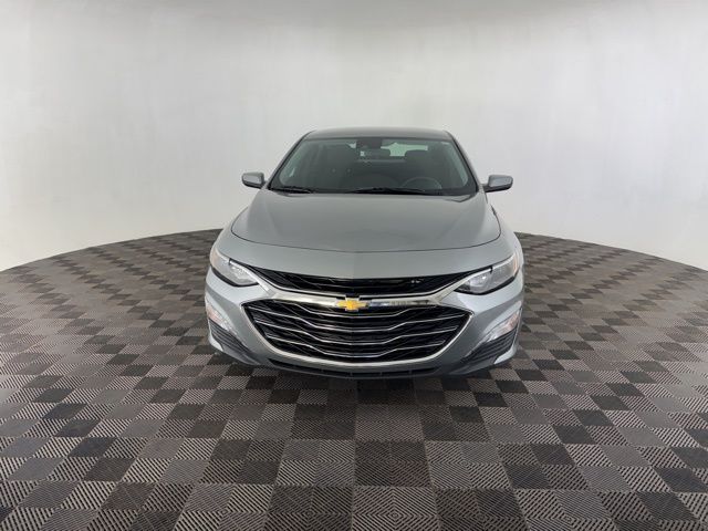 2024 Chevrolet Malibu 1LT photo 2