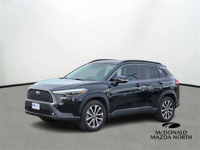 2023 Toyota Corolla Cross XLE's photo