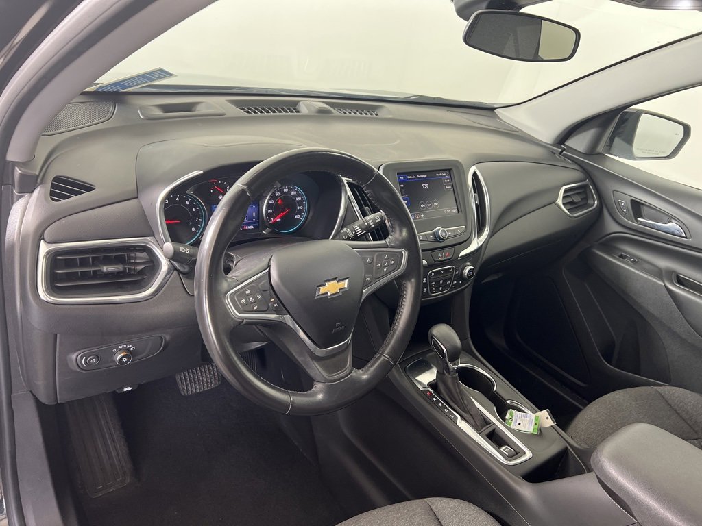 2022 Chevrolet Equinox LT photo 3