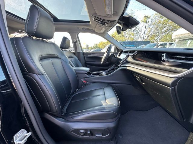 2023 Jeep Cherokee 4xe photo 30