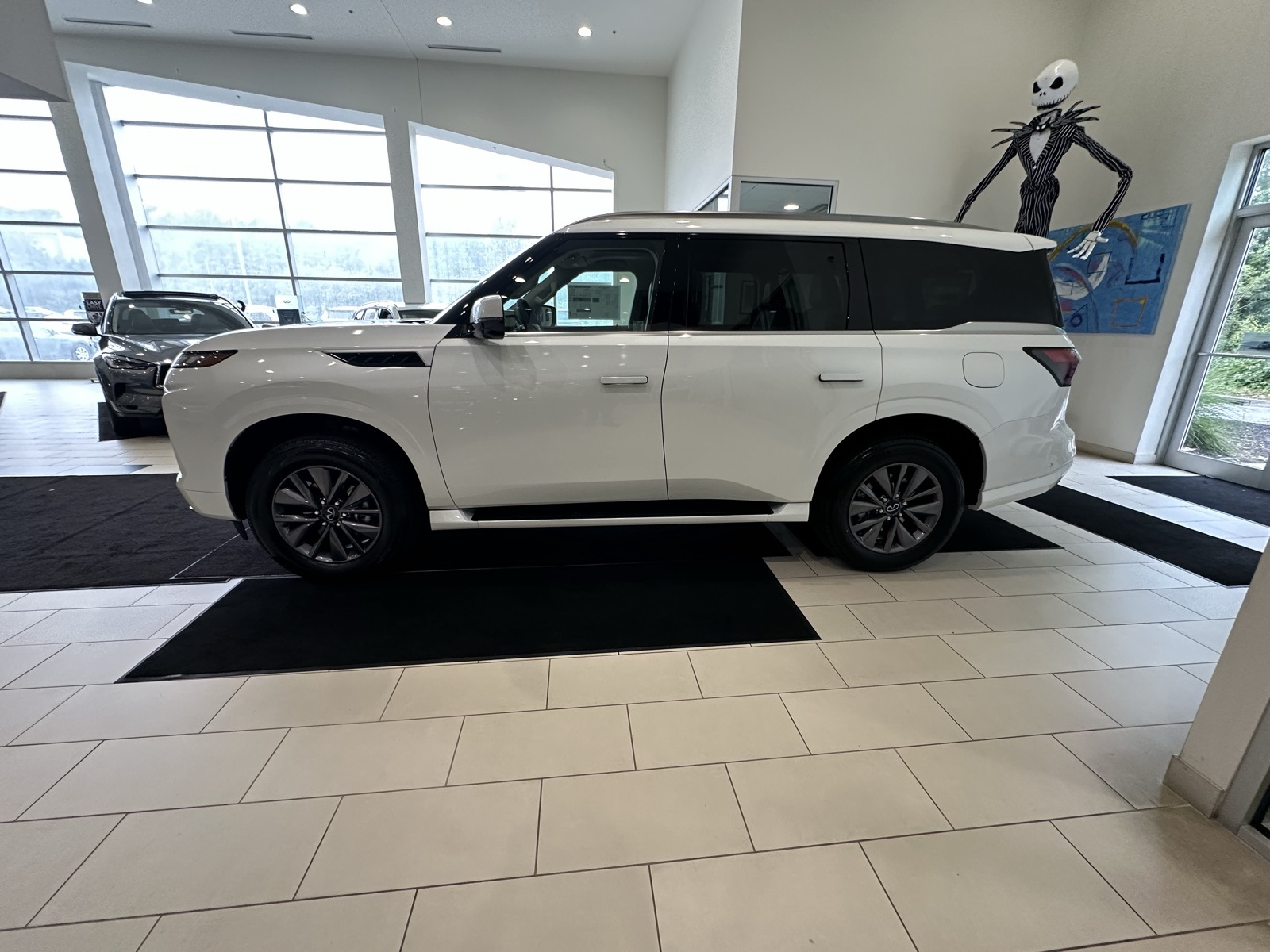 2026 Infiniti QX80 Pure photo 3