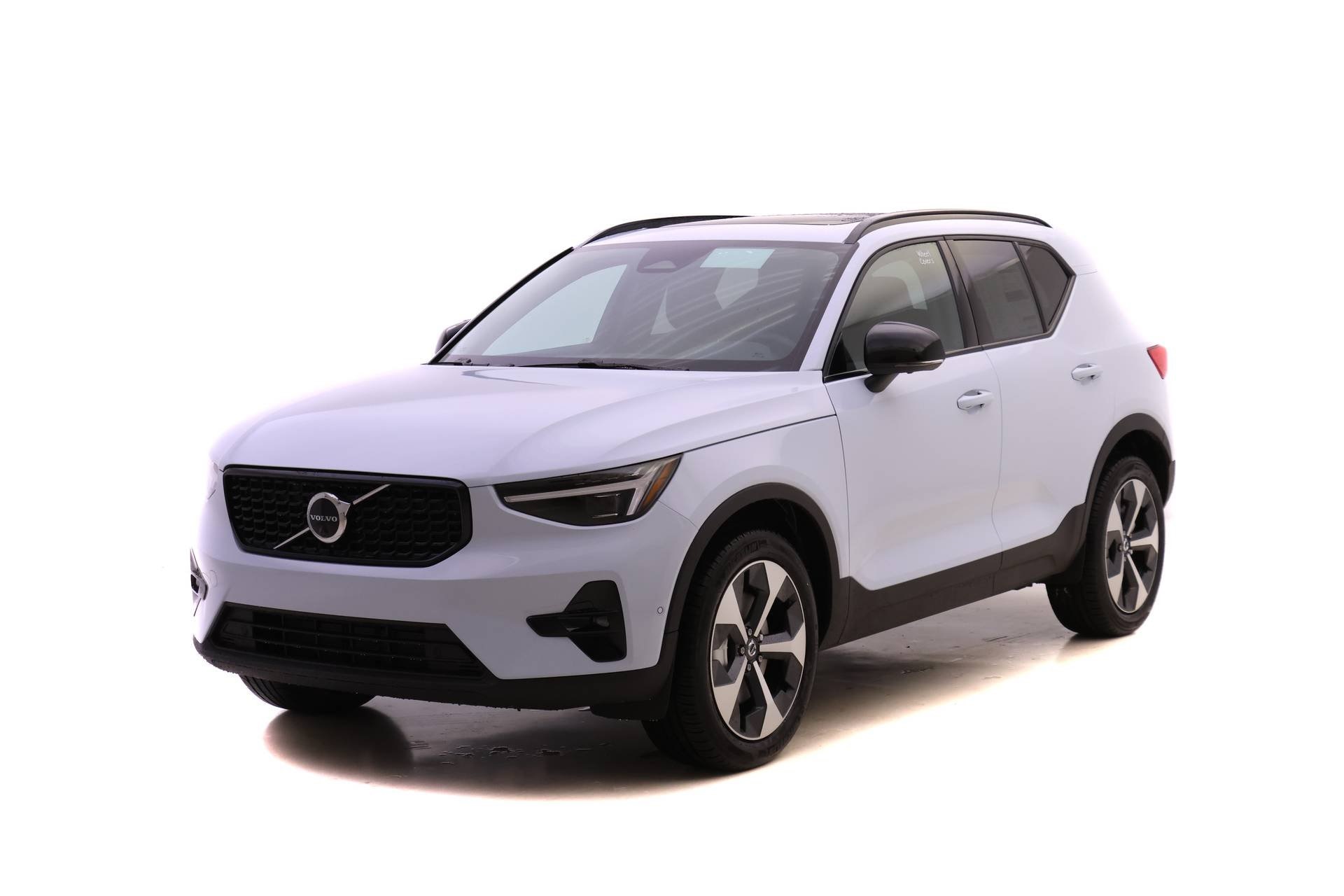 2026 Volvo XC40 Plus