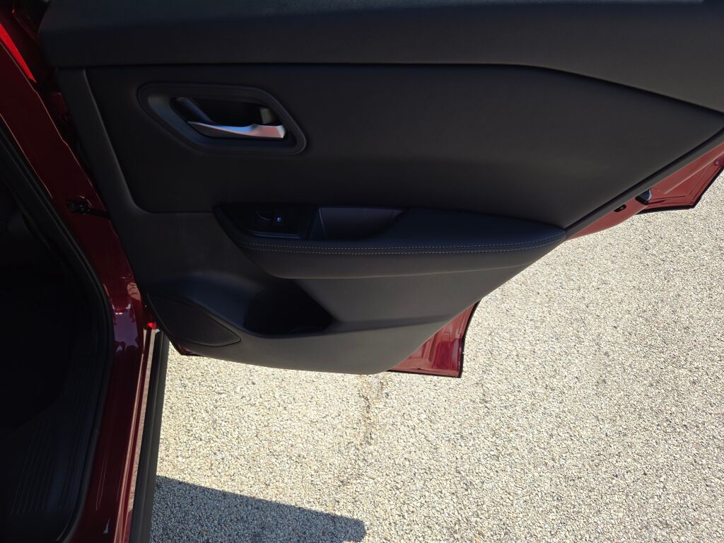 2026 Nissan Rogue SV photo 6