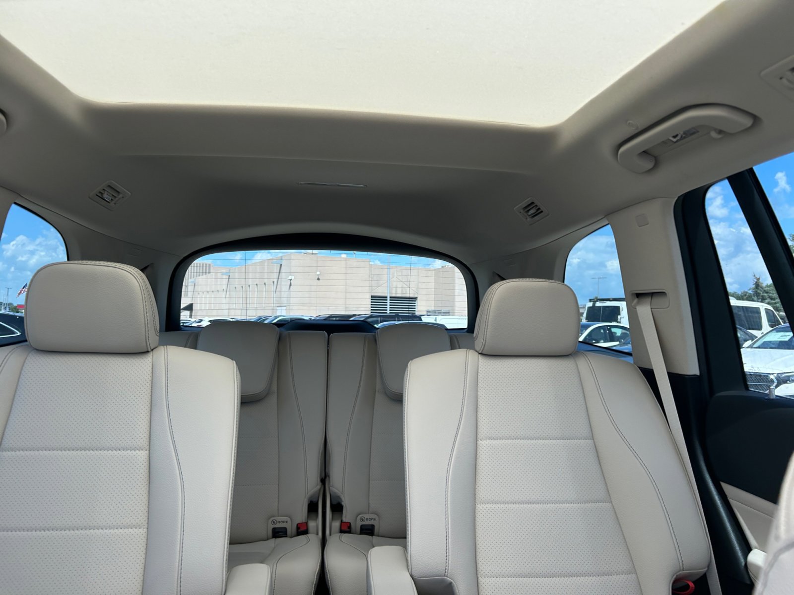 2025 Mercedes Benz GLS 450 4MATIC photo 33