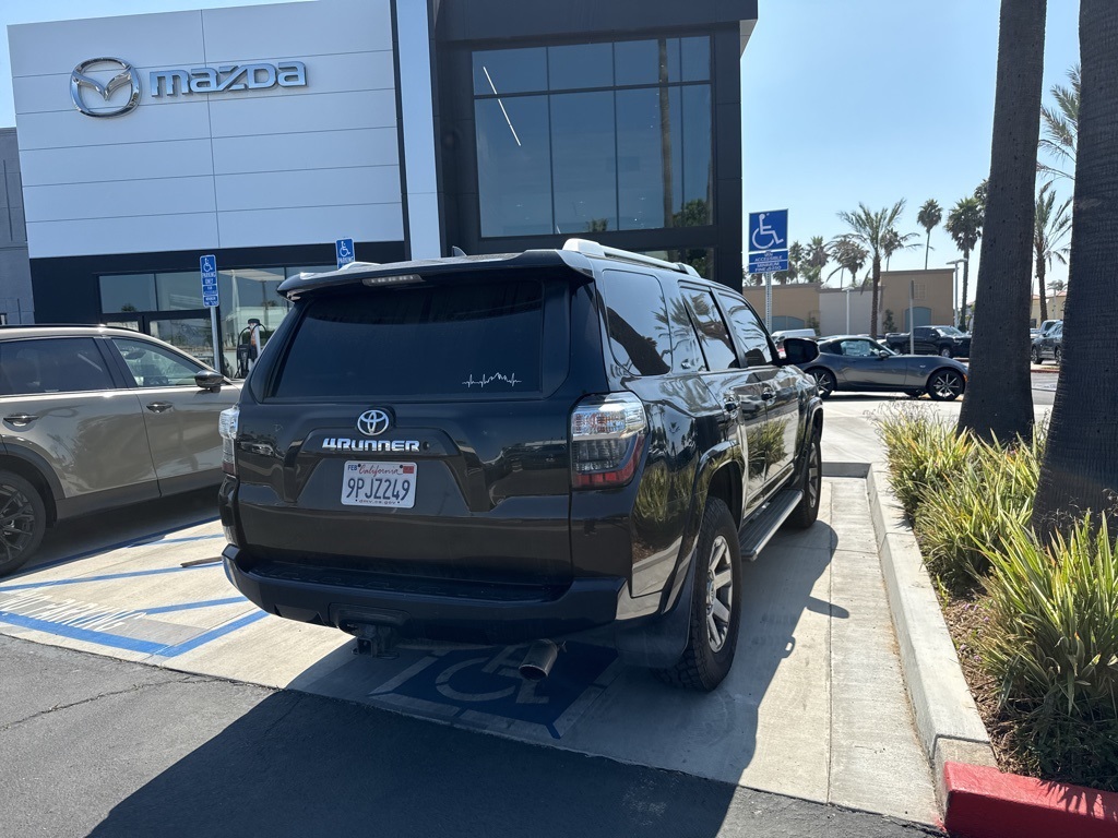 2016 Toyota 4Runner SR5 photo 7