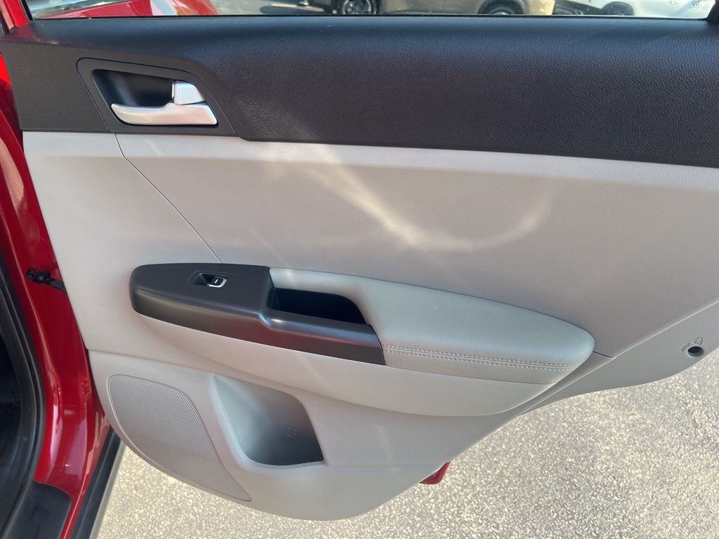 2020 Kia Sportage LX photo 16