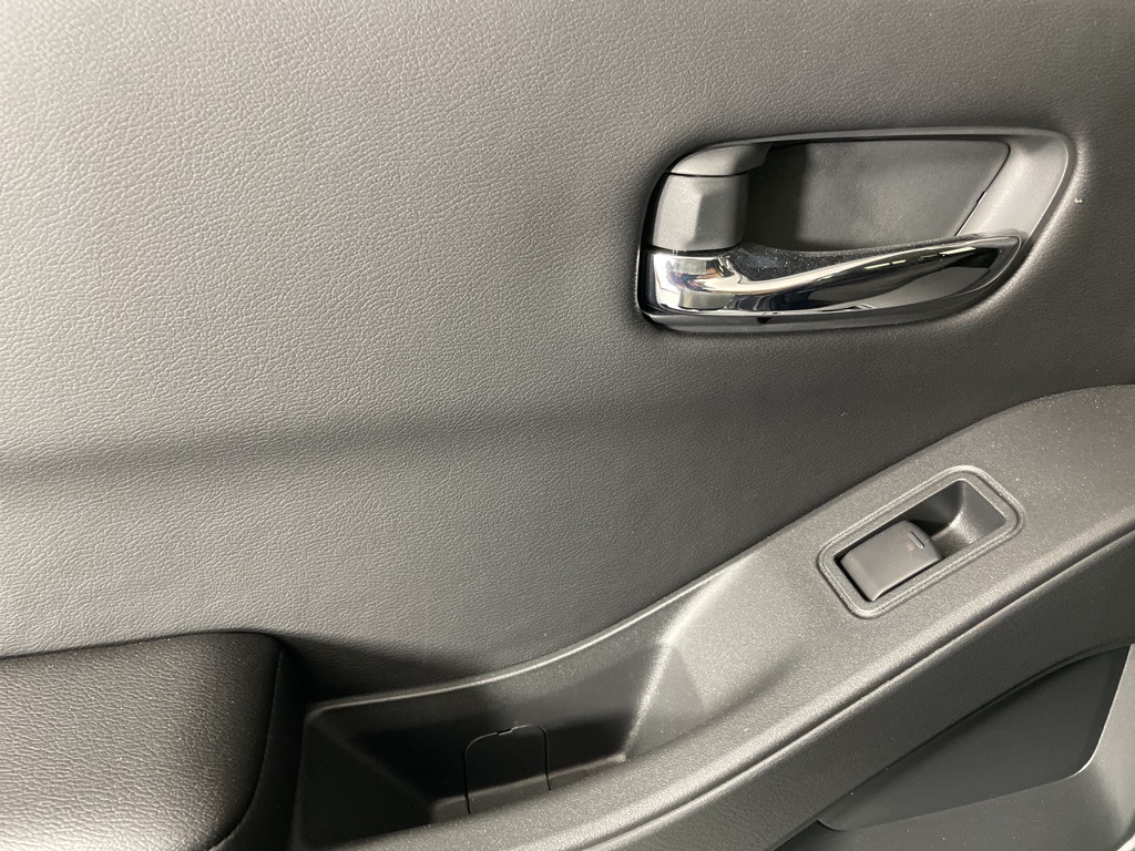 2025 Nissan Frontier Crew Cab SV photo 32