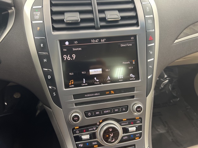 2019 Lincoln MKZ Reserve photo 16