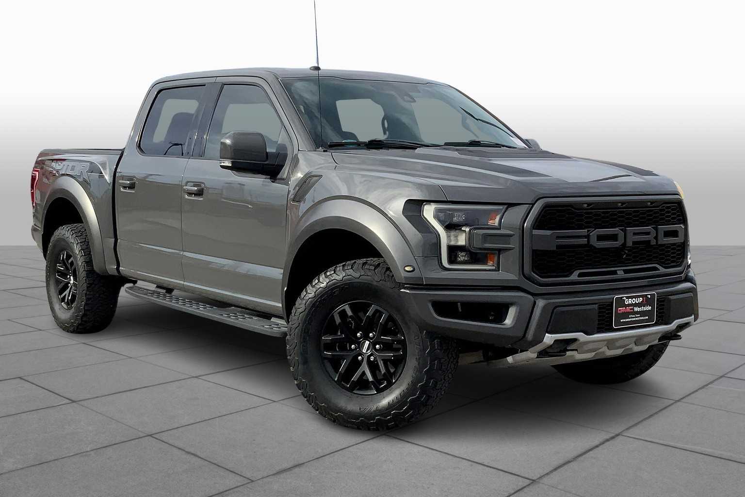 2018 Ford F-150 Raptor photo 2