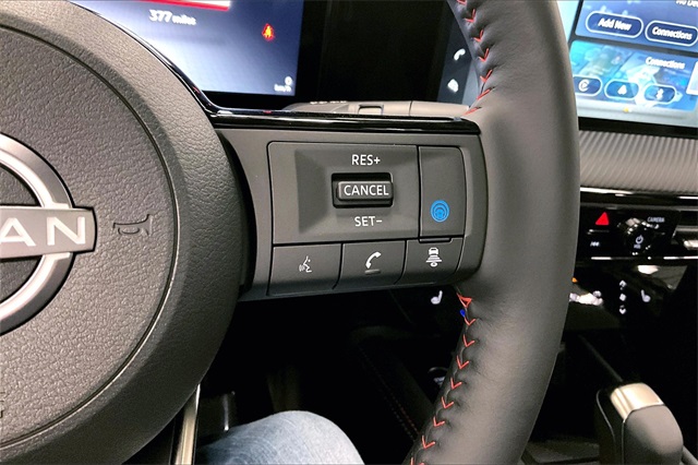 2025 Nissan Kicks SR photo 19