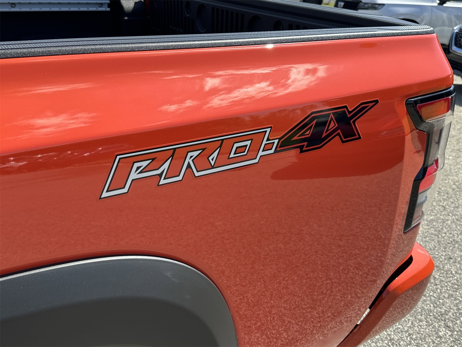 2025 Nissan Frontier PRO-4X photo 25