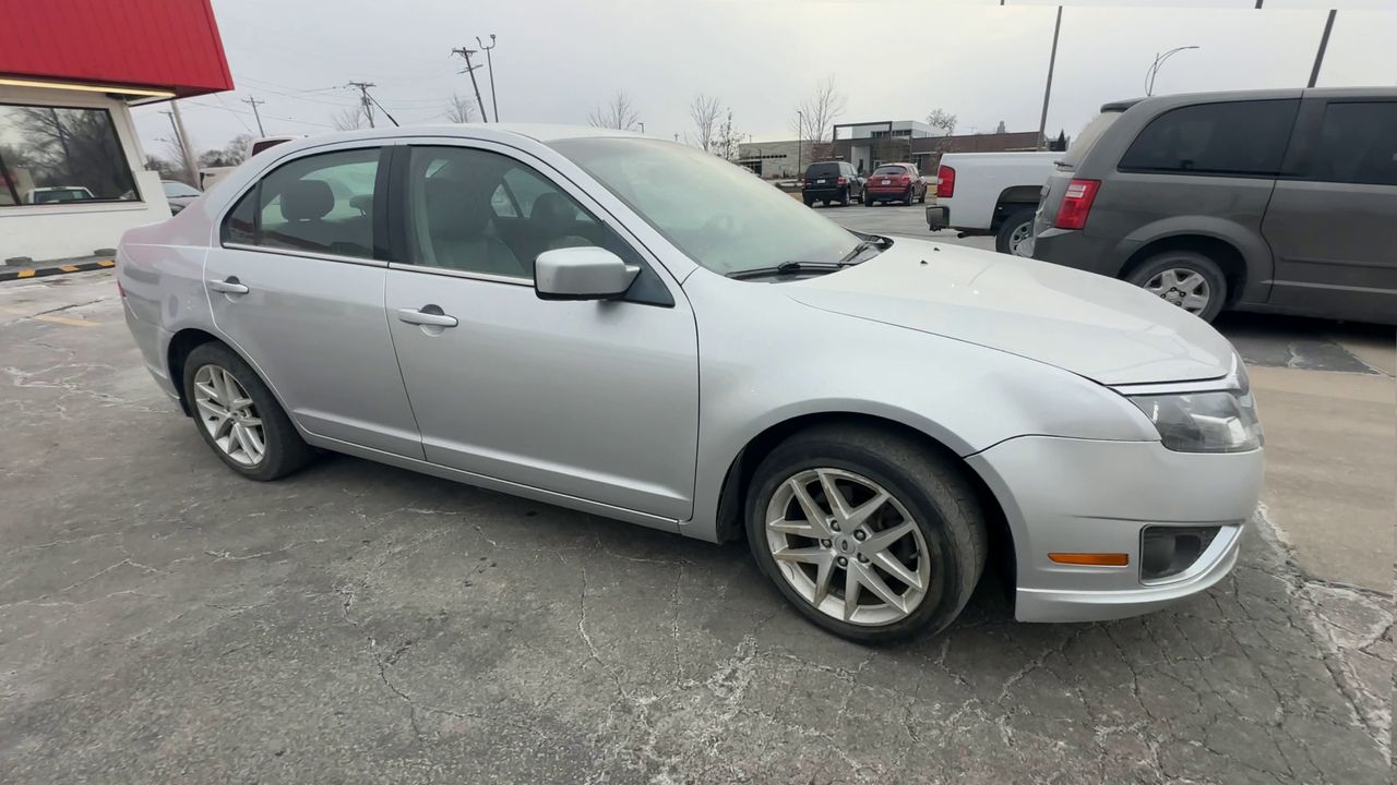 2012 Ford Fusion SEL photo 2