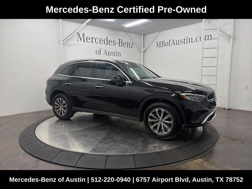 2025 Mercedes-Benz GLC Base's photo